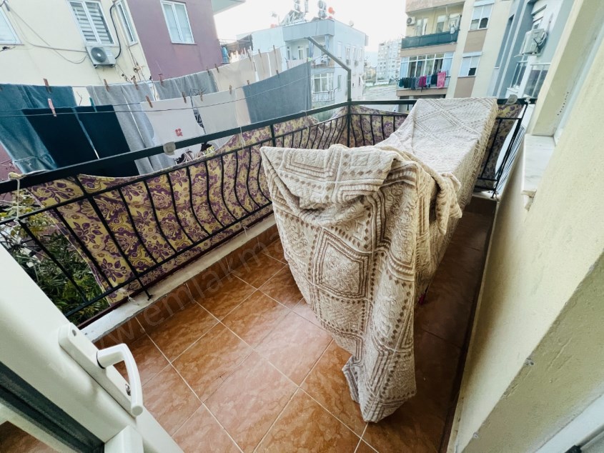 KONUKSEVERDE CADDE YAKINI 3+1 ARAKAT