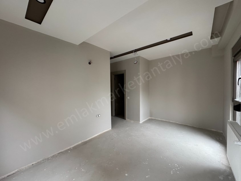 KIZILTOPRAK TRAMVAY YAKINI ÇİFT BANYOLU 2+1 LER 