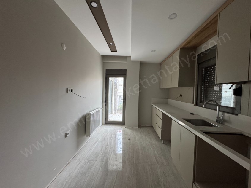 KIZILTOPRAK TRAMVAY YAKINI ÇİFT BANYOLU 2+1 LER 