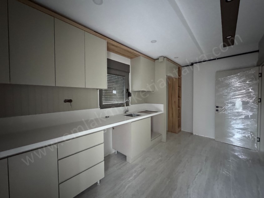 KIZILTOPRAK TRAMVAY YAKINI ÇİFT BANYOLU 2+1 LER 