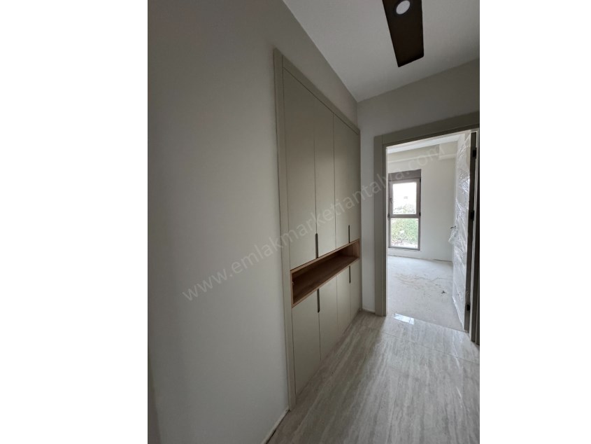 KIZILTOPRAK TRAMVAY YAKINI ÇİFT BANYOLU 2+1 LER 