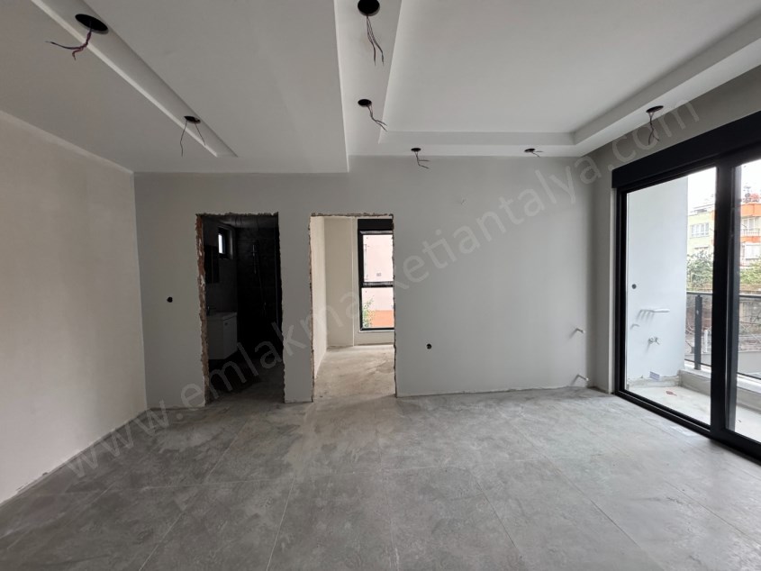 MEVLANA KAVŞAĞI YAKINI KATTA SIFIR 1+1 DAİRELER 