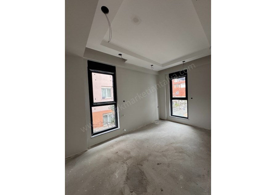 MEVLANA KAVŞAĞI YAKINI KATTA SIFIR 1+1 DAİRELER 