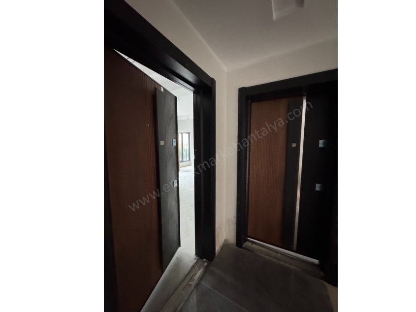 MEVLANA KAVŞAĞI YAKINI KATTA SIFIR 1+1 DAİRELER 