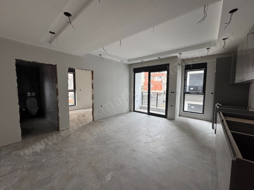 MEVLANA KAVŞAĞI YAKINI KATTA SIFIR 1+1 DAİRELER 