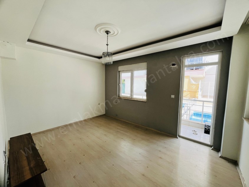 YÜZME HAVUZLU , KAPALI OTOPARKLI SİTEDE 2+1 KİRALIK DAİRE