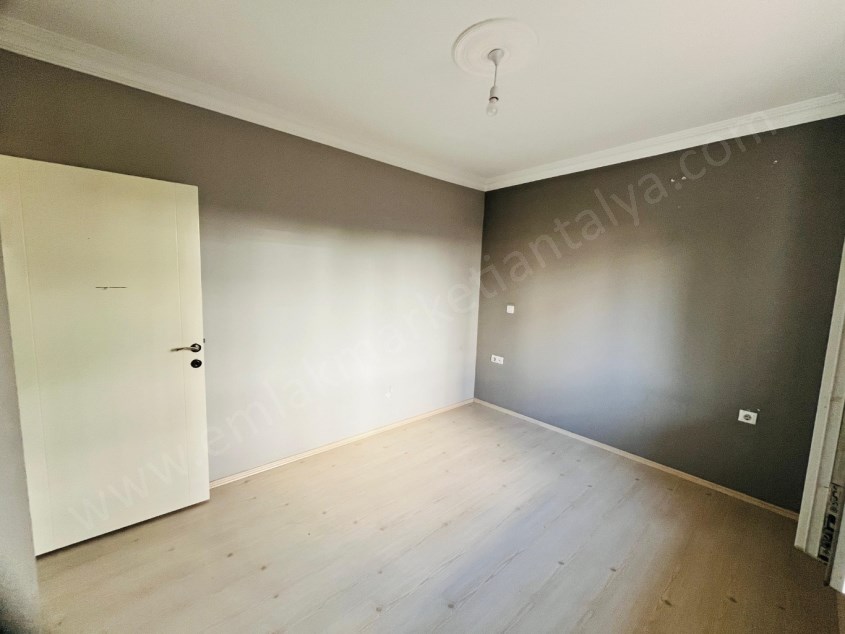 YÜZME HAVUZLU , KAPALI OTOPARKLI SİTEDE 2+1 KİRALIK DAİRE