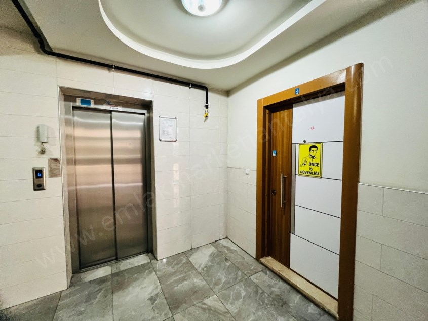 YÜZME HAVUZLU , KAPALI OTOPARKLI SİTEDE 2+1 KİRALIK DAİRE