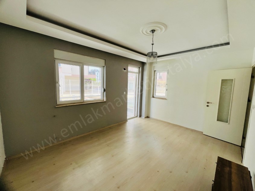 YÜZME HAVUZLU , KAPALI OTOPARKLI SİTEDE 2+1 KİRALIK DAİRE