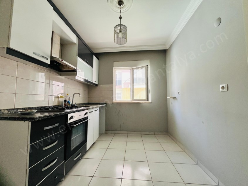 YÜZME HAVUZLU , KAPALI OTOPARKLI SİTEDE 2+1 KİRALIK DAİRE