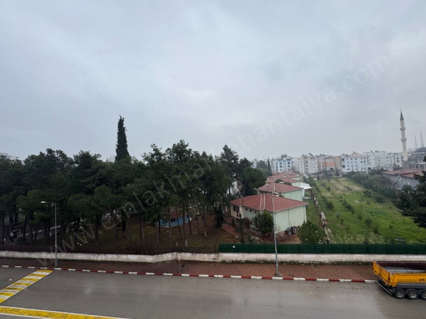 YENİGÜNDE HAVUZLU SİTE İÇİ ÇİFT BANYOLU FIRSAT 3+1 DAİRE 