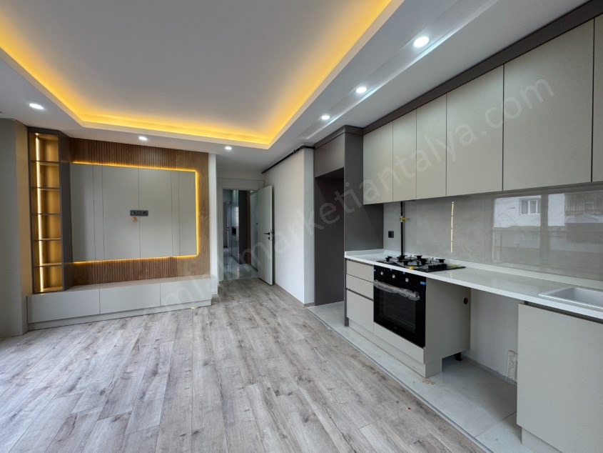 YENİGÜN MEVLANA CAD. YAKINI YERDEN ISITMALI LÜKS 2+1 KİRALIK