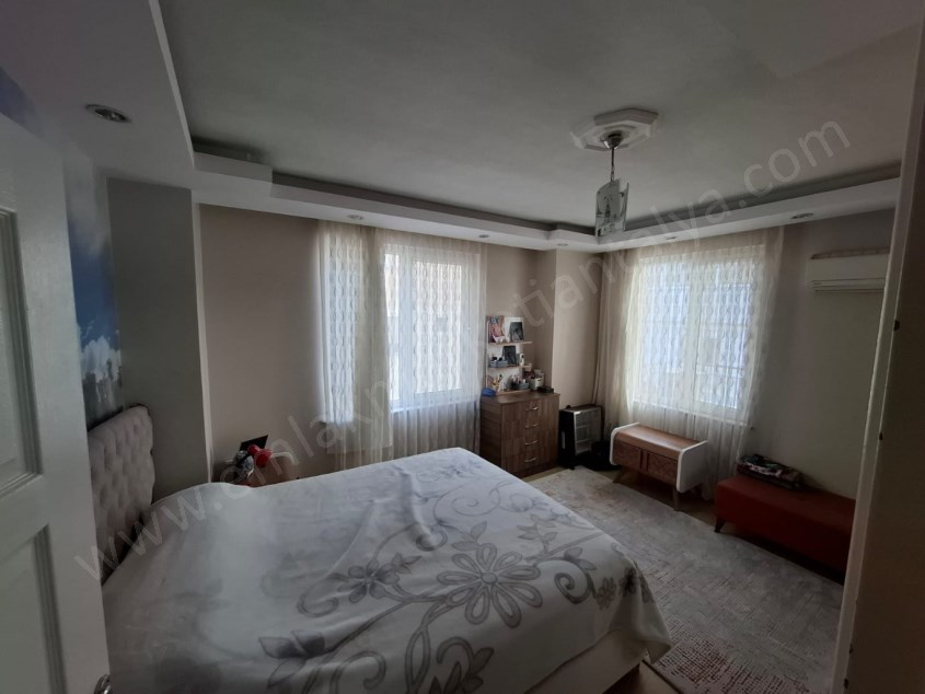 KAPALI TERASLI AYRI MUTFAKLI MASRAFSIZ GENİŞ DUBLEKS 