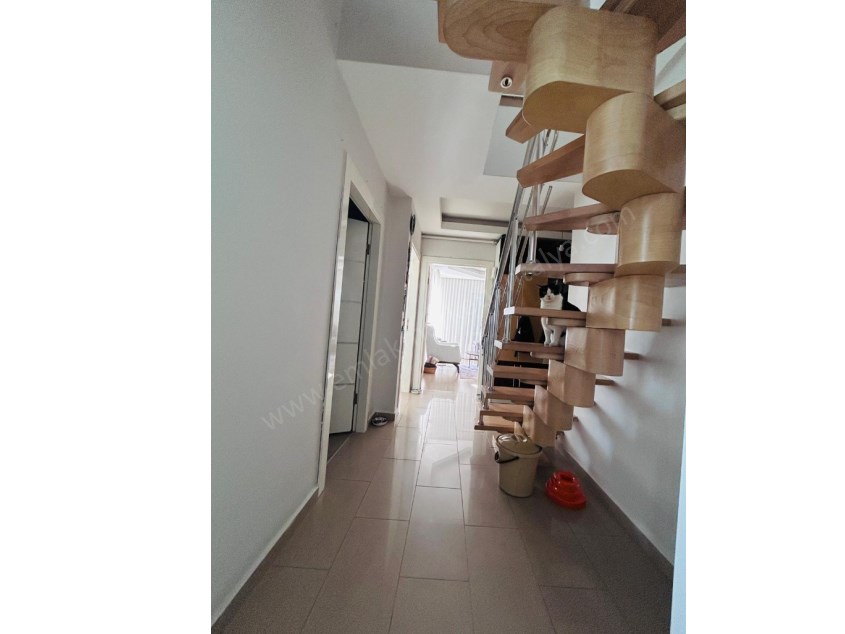 AKKUYUDA ÖNÜ AÇIK ASANSÖRLÜ DOĞALGAZLI GENİŞ DUBLEKS