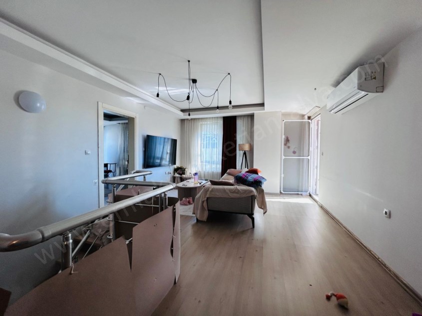 AKKUYUDA ÖNÜ AÇIK ASANSÖRLÜ DOĞALGAZLI GENİŞ DUBLEKS