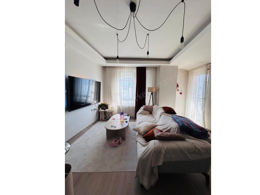 AKKUYUDA ÖNÜ AÇIK ASANSÖRLÜ DOĞALGAZLI GENİŞ DUBLEKS