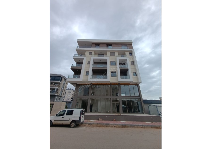 TRAMVAYIN DİBİNDE , LÜKS , KATTA , ASANSÖRLÜ 1+1 KİRALIK DAİRE