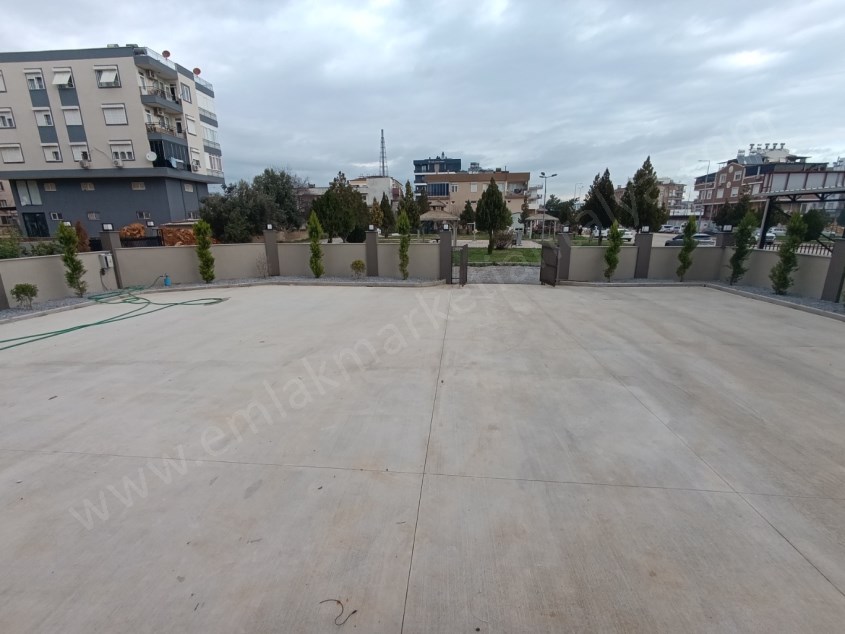 TRAMVAYIN DİBİNDE , LÜKS , KATTA , ASANSÖRLÜ 1+1 KİRALIK DAİRE