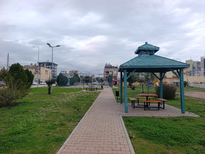 TRAMVAYIN DİBİNDE , LÜKS , KATTA , ASANSÖRLÜ 1+1 KİRALIK DAİRE