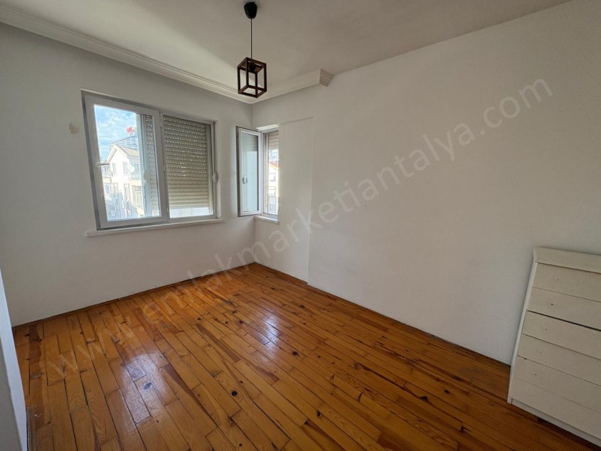 SERVİS GÜZERGAHINDA , ARAKAT , GENİŞ 3+1 KİRALIK