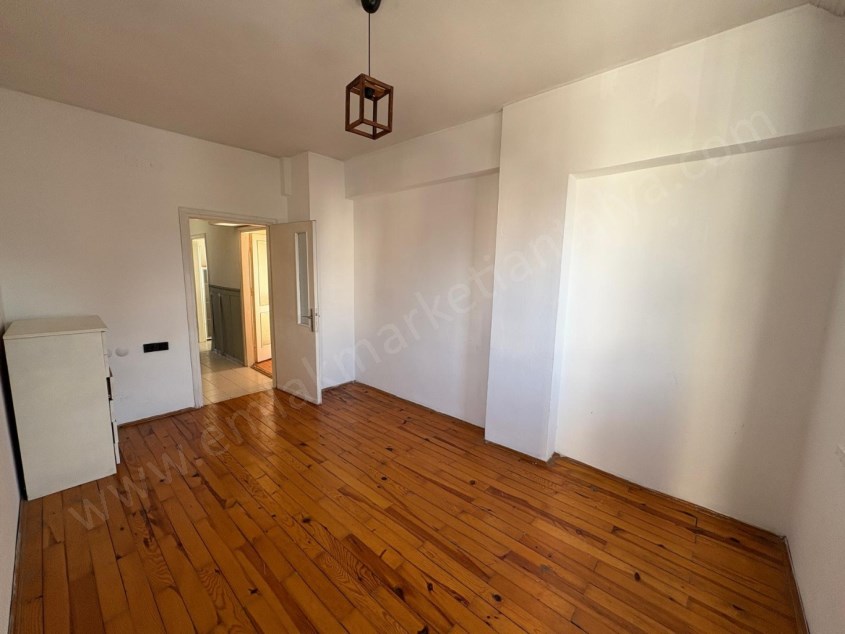 SERVİS GÜZERGAHINDA , ARAKAT , GENİŞ 3+1 KİRALIK