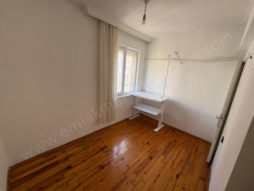 SERVİS GÜZERGAHINDA , ARAKAT , GENİŞ 3+1 KİRALIK