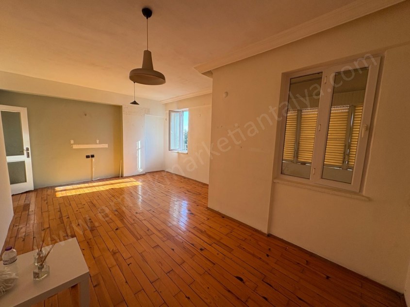 SERVİS GÜZERGAHINDA , ARAKAT , GENİŞ 3+1 KİRALIK