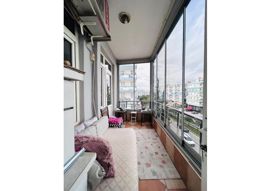 MEVLANA CADDESİ ÜZERİ ASANSÖRLÜ ARAKAT GENİŞ 3+1