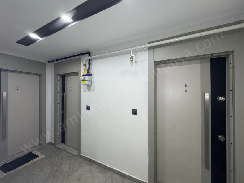 TRAMVAY DURAĞINA YAKIN KATTA GENİŞ KULLANIŞLI FIRSAT 2+1