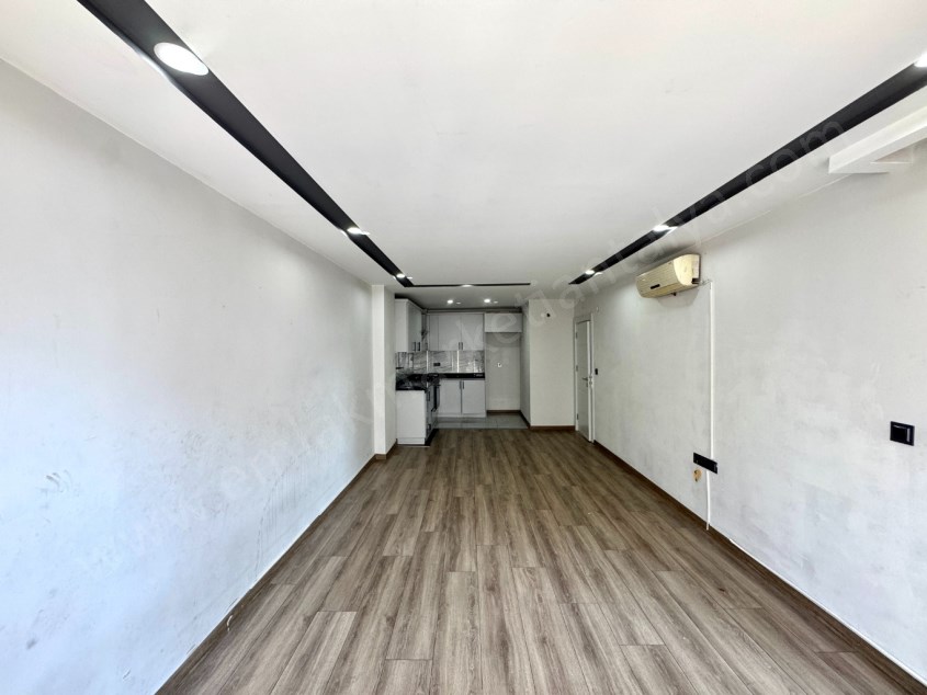 TRAMVAY DURAĞINA YAKIN KATTA GENİŞ KULLANIŞLI FIRSAT 2+1