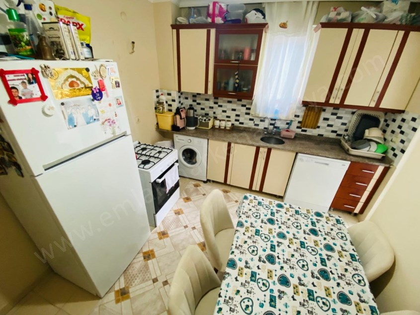 KÖŞEBAŞI CEPHELERİ AÇIK OKUL, PAZAR VE HASTANE YAKINI 2+1 ARAKAT