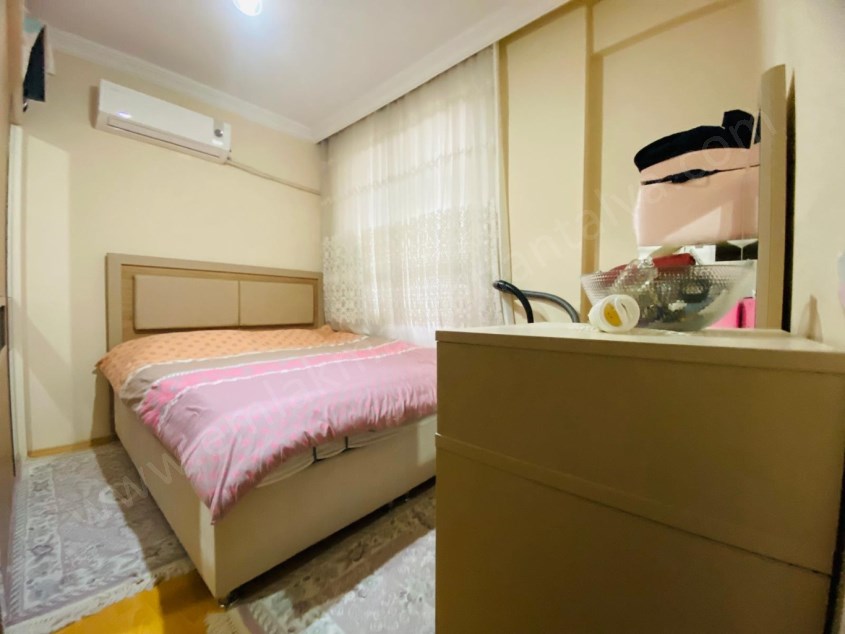 KÖŞEBAŞI CEPHELERİ AÇIK OKUL, PAZAR VE HASTANE YAKINI 2+1 ARAKAT