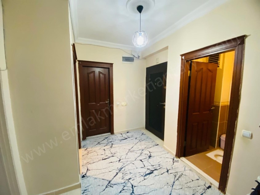 KÖŞEBAŞI CEPHELERİ AÇIK OKUL, PAZAR VE HASTANE YAKINI 2+1 ARAKAT