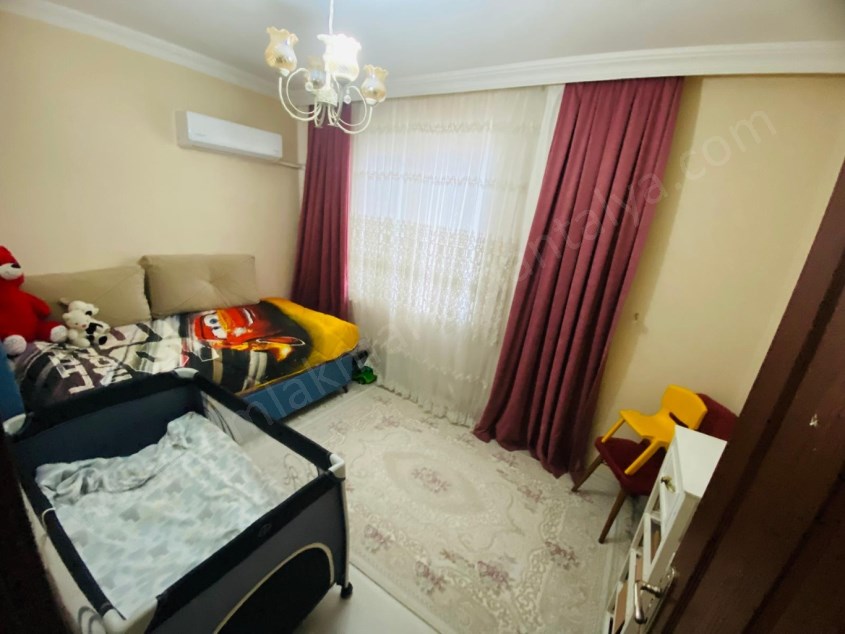 KÖŞEBAŞI CEPHELERİ AÇIK OKUL, PAZAR VE HASTANE YAKINI 2+1 ARAKAT