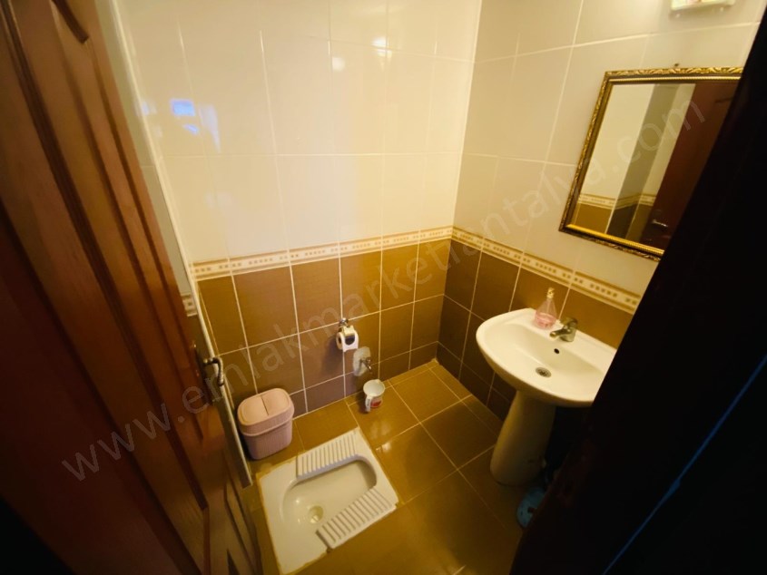 KÖŞEBAŞI CEPHELERİ AÇIK OKUL, PAZAR VE HASTANE YAKINI 2+1 ARAKAT