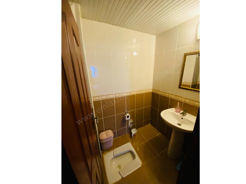 KÖŞEBAŞI CEPHELERİ AÇIK OKUL, PAZAR VE HASTANE YAKINI 2+1 ARAKAT