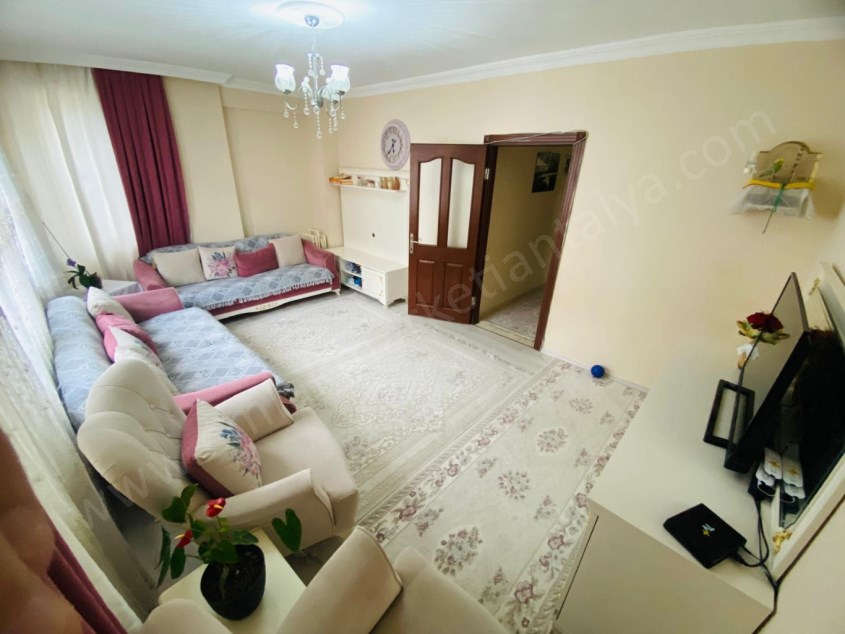 KÖŞEBAŞI CEPHELERİ AÇIK OKUL, PAZAR VE HASTANE YAKINI 2+1 ARAKAT