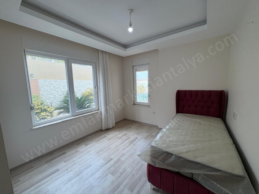 YÜZME HAVUZLU , OTOPARKLI , SAUNALI SİTE İÇİNDE FIRSAT 2+1 DAİRE