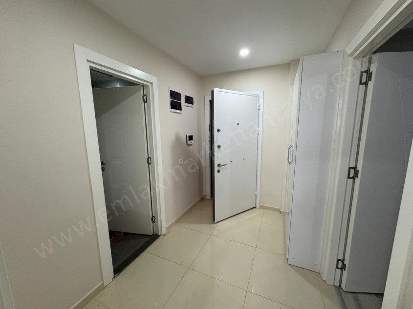 YÜZME HAVUZLU , OTOPARKLI , SAUNALI SİTE İÇİNDE FIRSAT 2+1 DAİRE