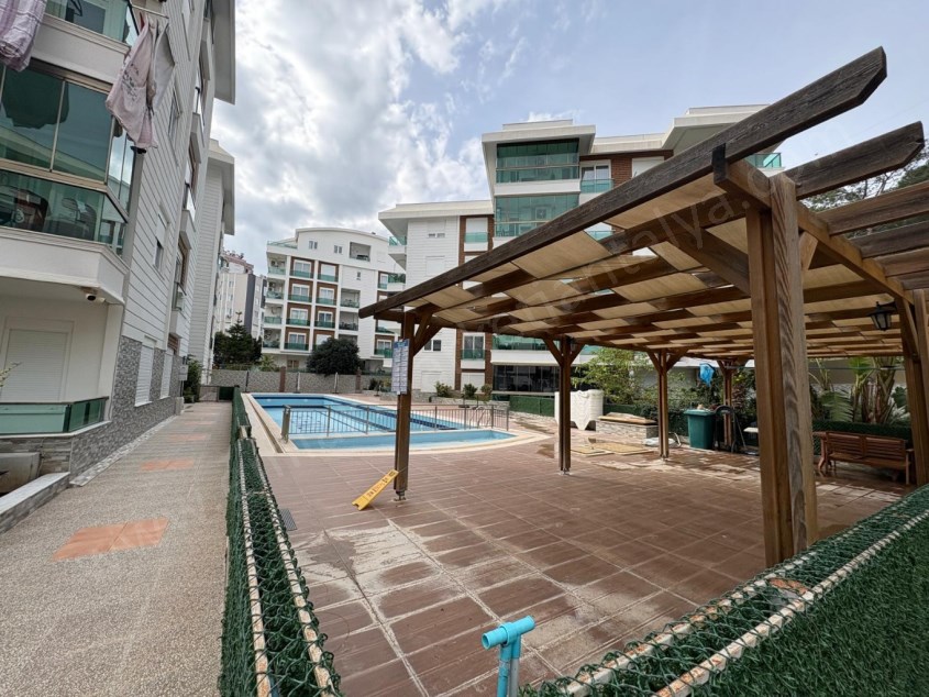 YÜZME HAVUZLU , OTOPARKLI , SAUNALI SİTE İÇİNDE FIRSAT 2+1 DAİRE