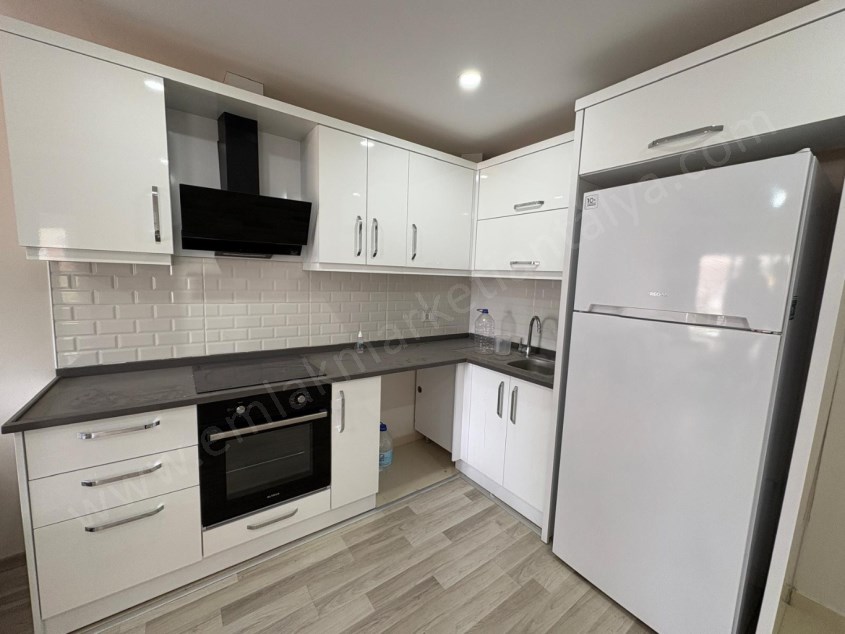 YÜZME HAVUZLU , OTOPARKLI , SAUNALI SİTE İÇİNDE FIRSAT 2+1 DAİRE