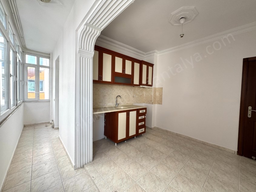 ETİLER KIZILIRMAK CADDE YANINDA KATTA GENİŞ 2+1 FIRSAT DAİRE