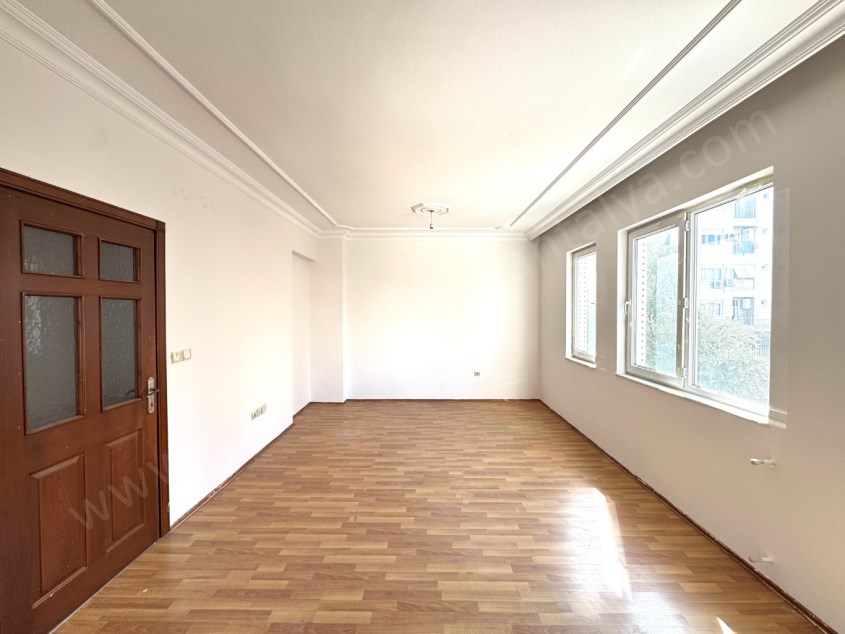 ETİLER KIZILIRMAK CADDE YANINDA KATTA GENİŞ 2+1 FIRSAT DAİRE