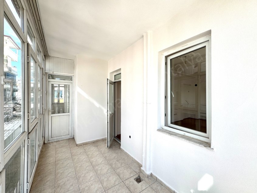 ETİLER KIZILIRMAK CADDE YANINDA KATTA GENİŞ 2+1 FIRSAT DAİRE