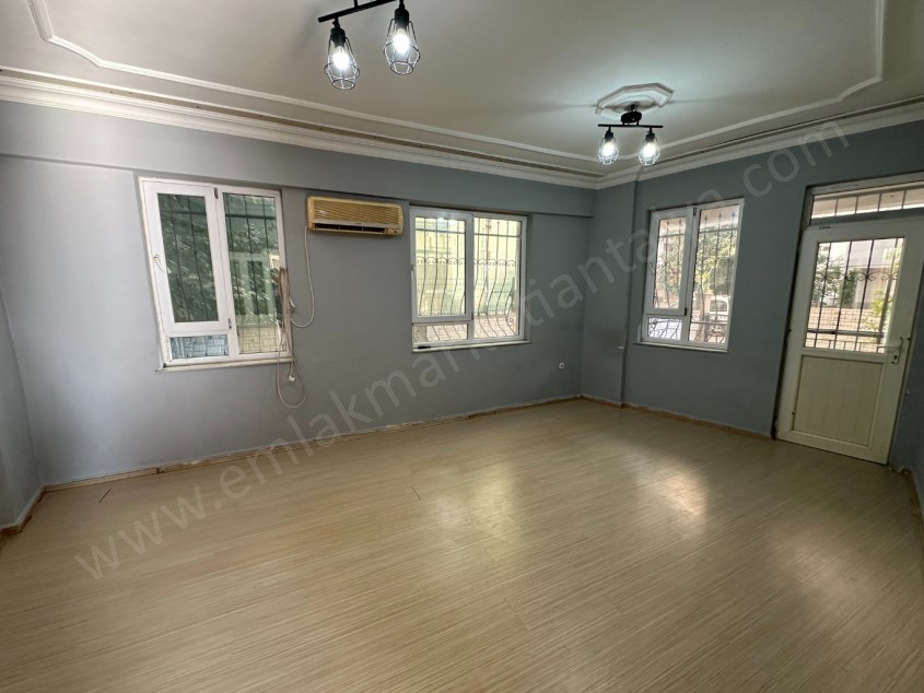 NADİRE KONUK YAKINI ÇOK GENİŞ AYRI MUTFAKLI 1+1