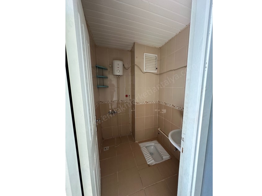 NADİRE KONUK YAKINI ÇOK GENİŞ AYRI MUTFAKLI 1+1