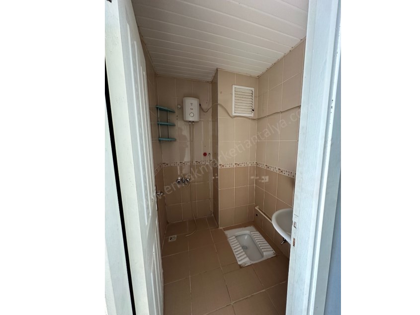 NADİRE KONUK YAKINI ÇOK GENİŞ AYRI MUTFAKLI 1+1