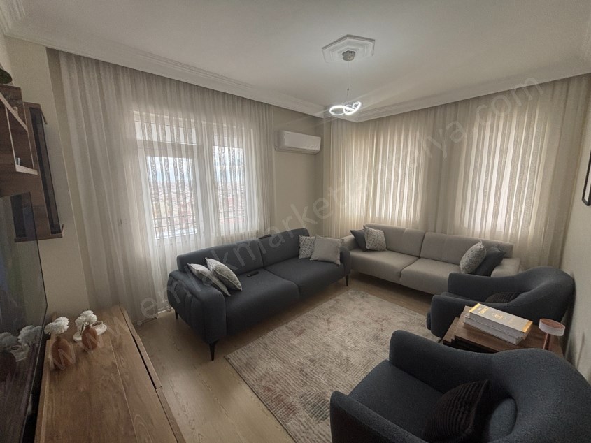 CADDE ÜZERİ GENİŞ 3+1