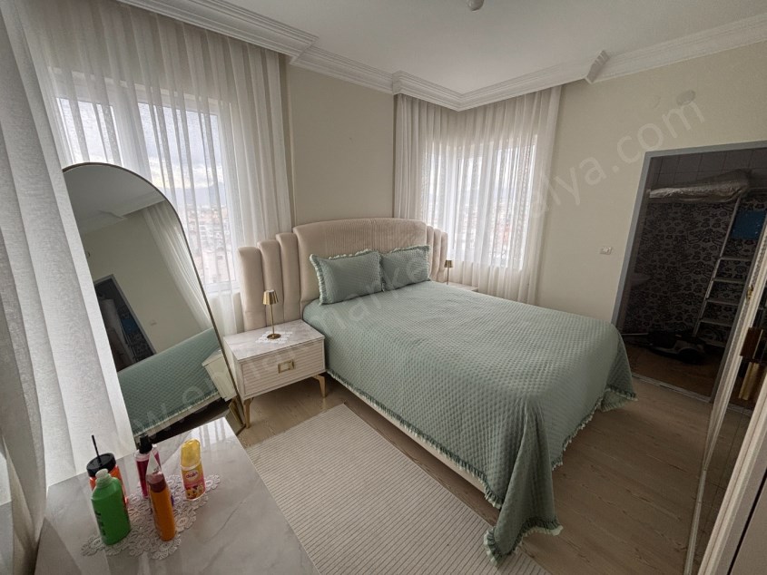 CADDE ÜZERİ GENİŞ 3+1