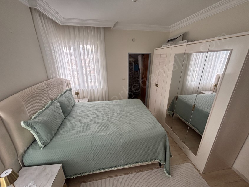 CADDE ÜZERİ GENİŞ 3+1